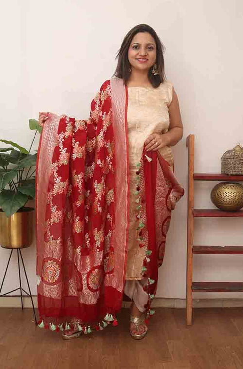Maroon Handloom Banarasi Pure Georgette Brush Dye Dupatta - Luxurion World