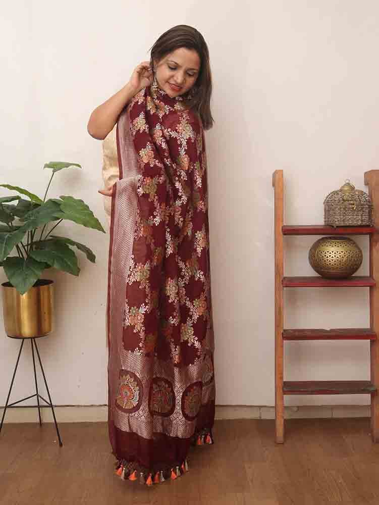 Maroon Handloom Banarasi Pure Georgette Brush Dye Dupatta - Luxurion World
