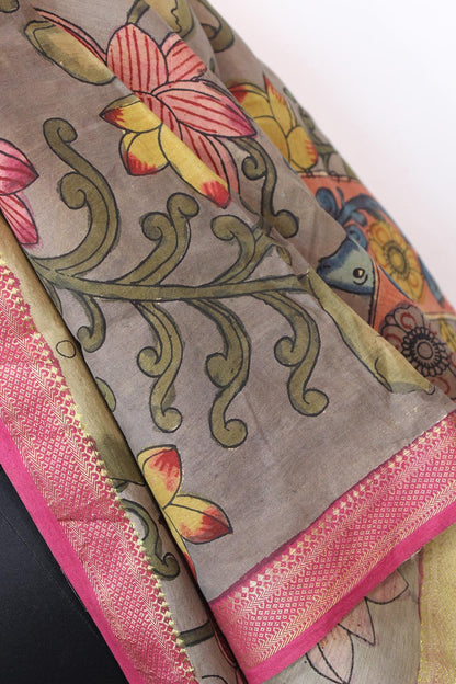 Stylish Multicolor Kalamkari Silk Dupatta for a Chic Look - Luxurion World