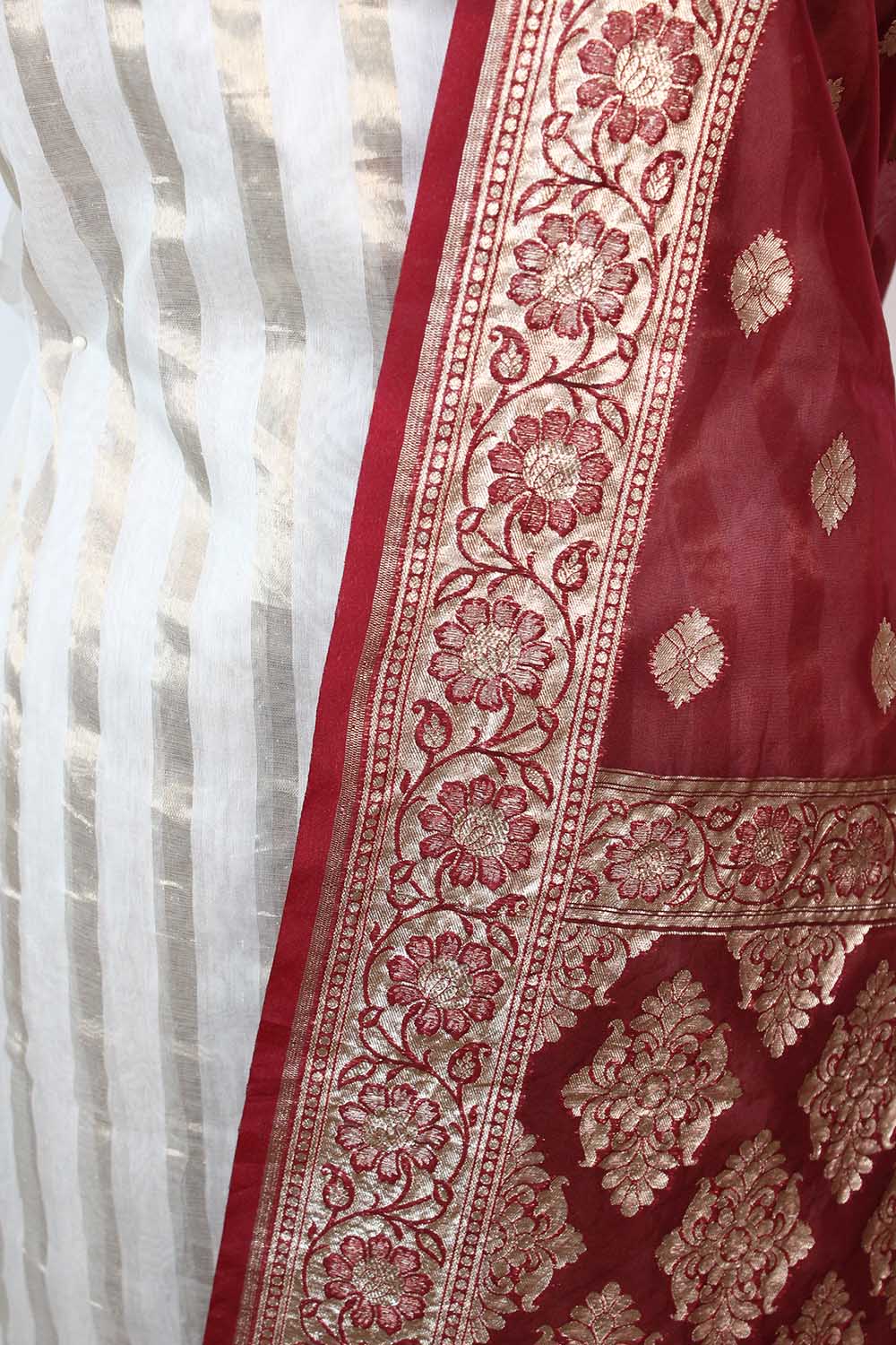 Off White Banarasi Chanderi Silk Suit With Maroon Banarasi Organza Dupatta - Luxurion World