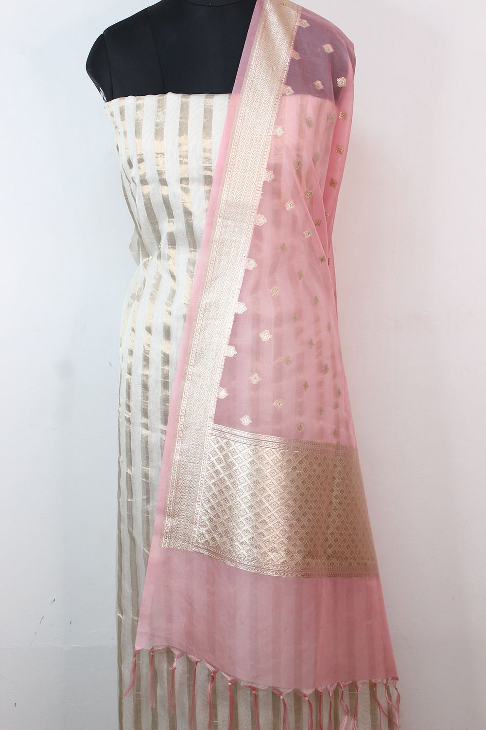Off White Banarasi Chanderi Silk Suit With Pink Banarasi Organza Dupatta - Luxurion World