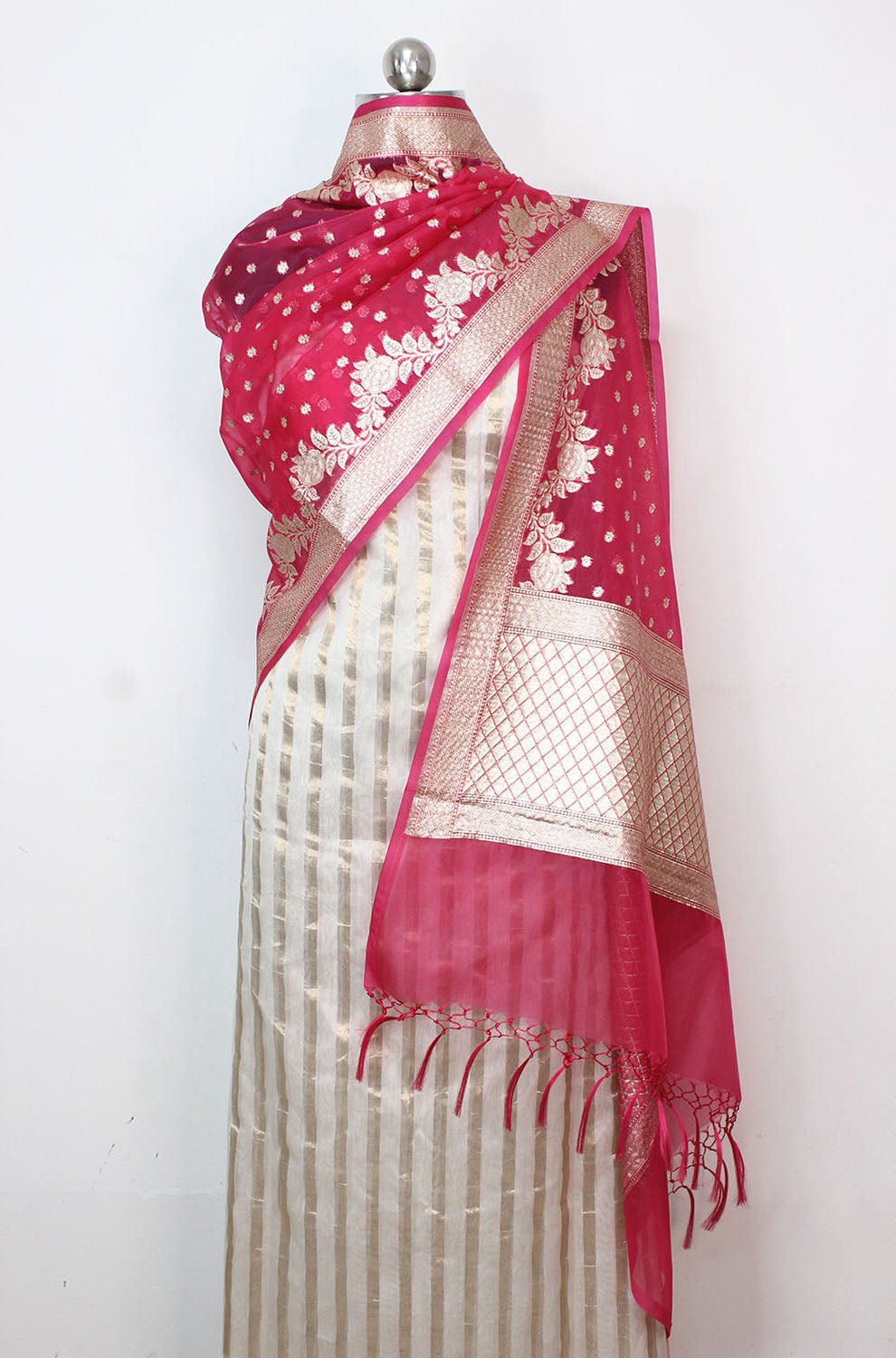 Off White Banarasi Chanderi Silk Suit With Pink Banarasi Organza Dupatta - Luxurion World
