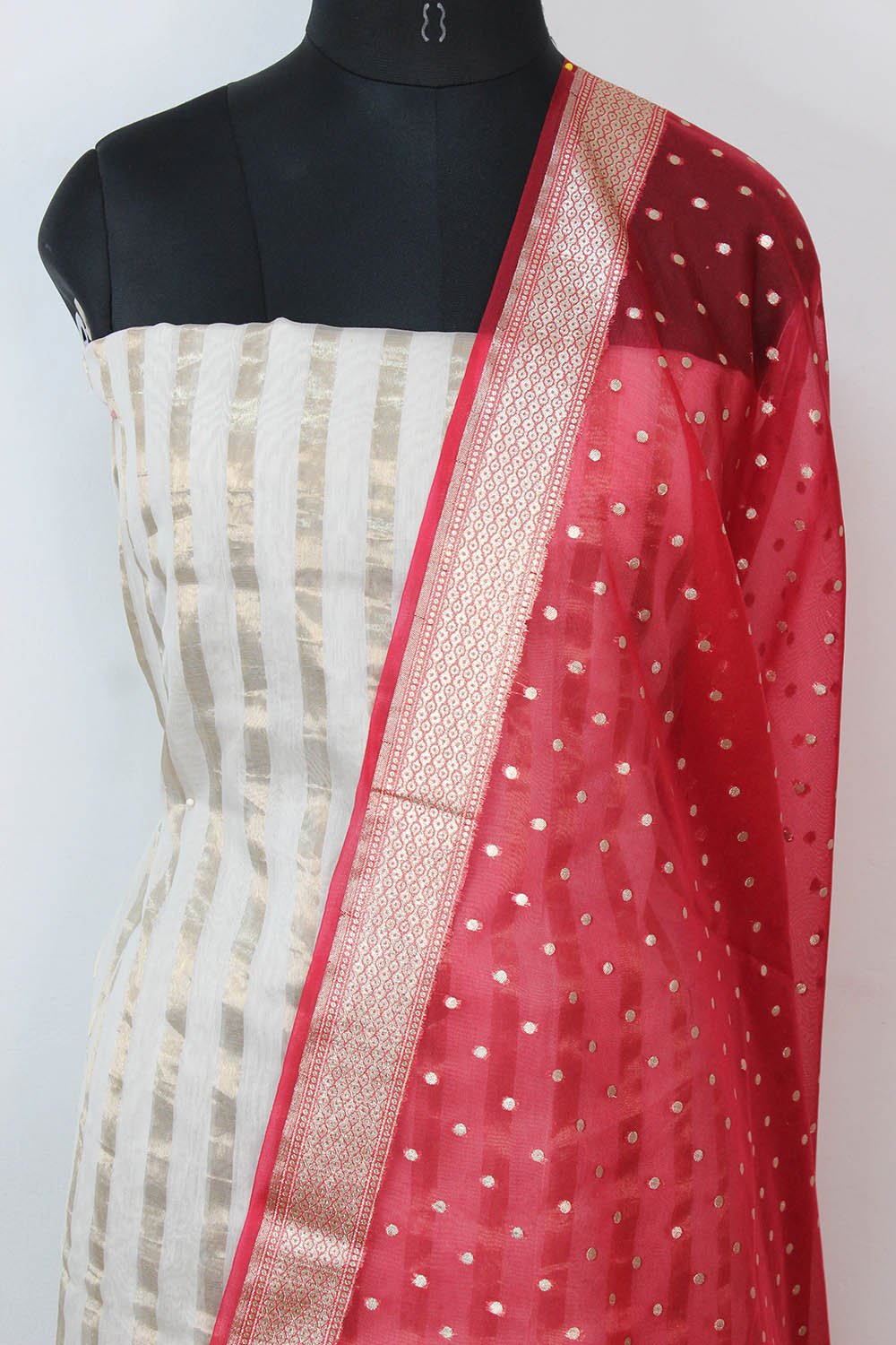 Off White Banarasi Chanderi Silk Suit With Red Banarasi Organza Dupatta - Luxurion World