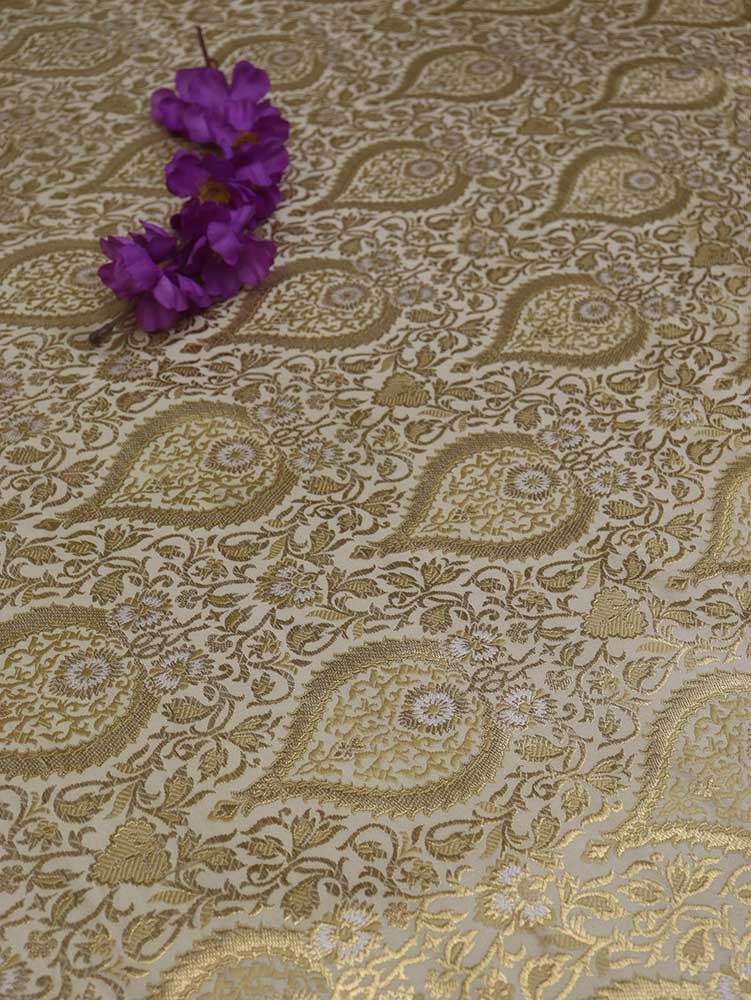 Off White Banarasi KimKhwab Silk Fabric ( 1 Mtr )