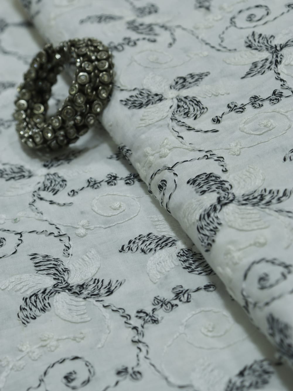 Off White Embroidered Chikankari Cotton Fabric (1 Mtr) - Luxurion World
