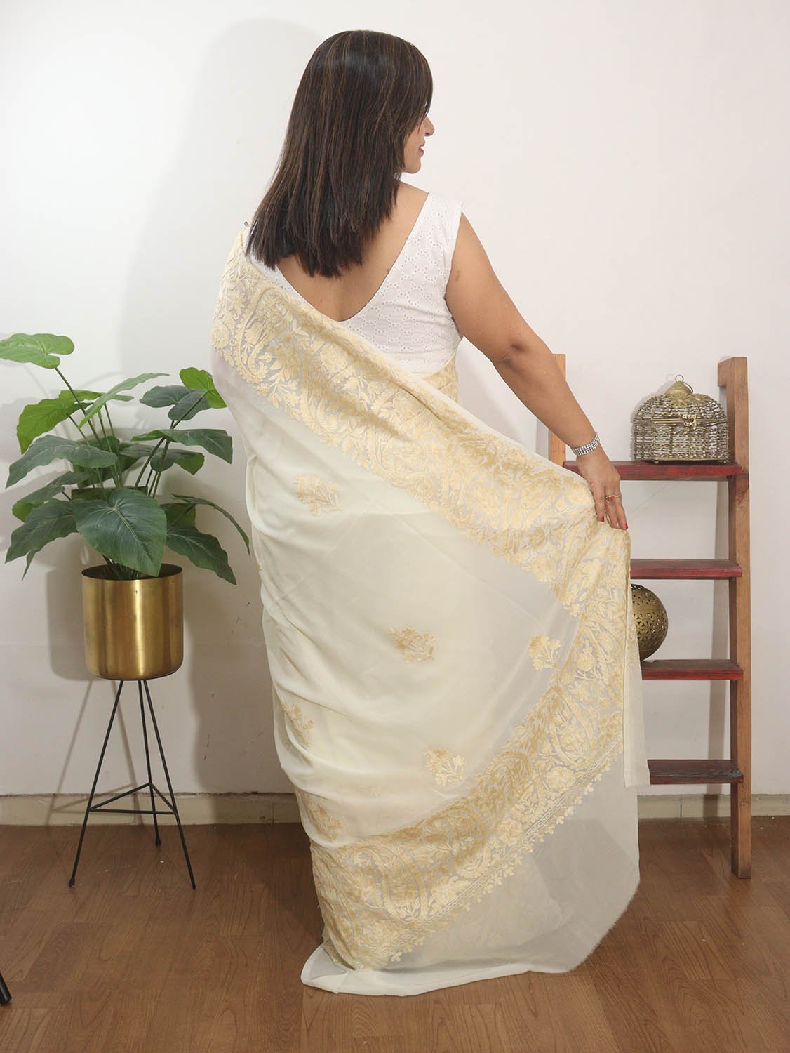 Off White Embroidered Kashmiri Aari Work Georgette Saree - Luxurion World