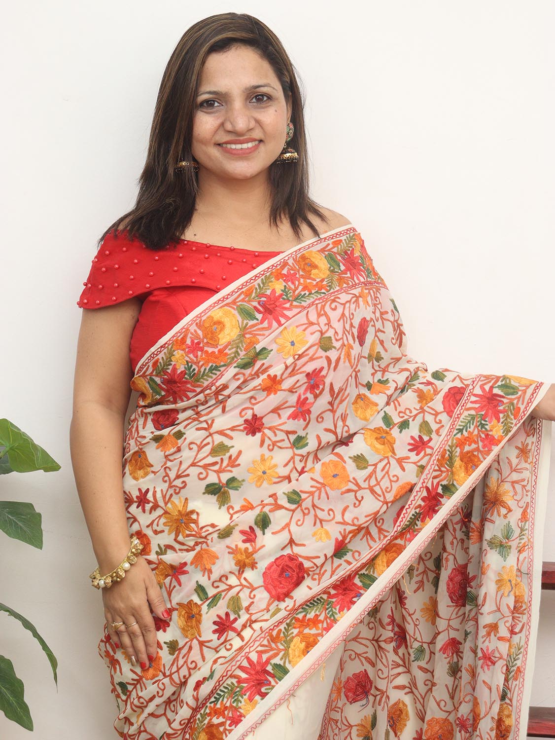 Off White Embroidered Kashmiri Aari Work Georgette Saree - Luxurion World