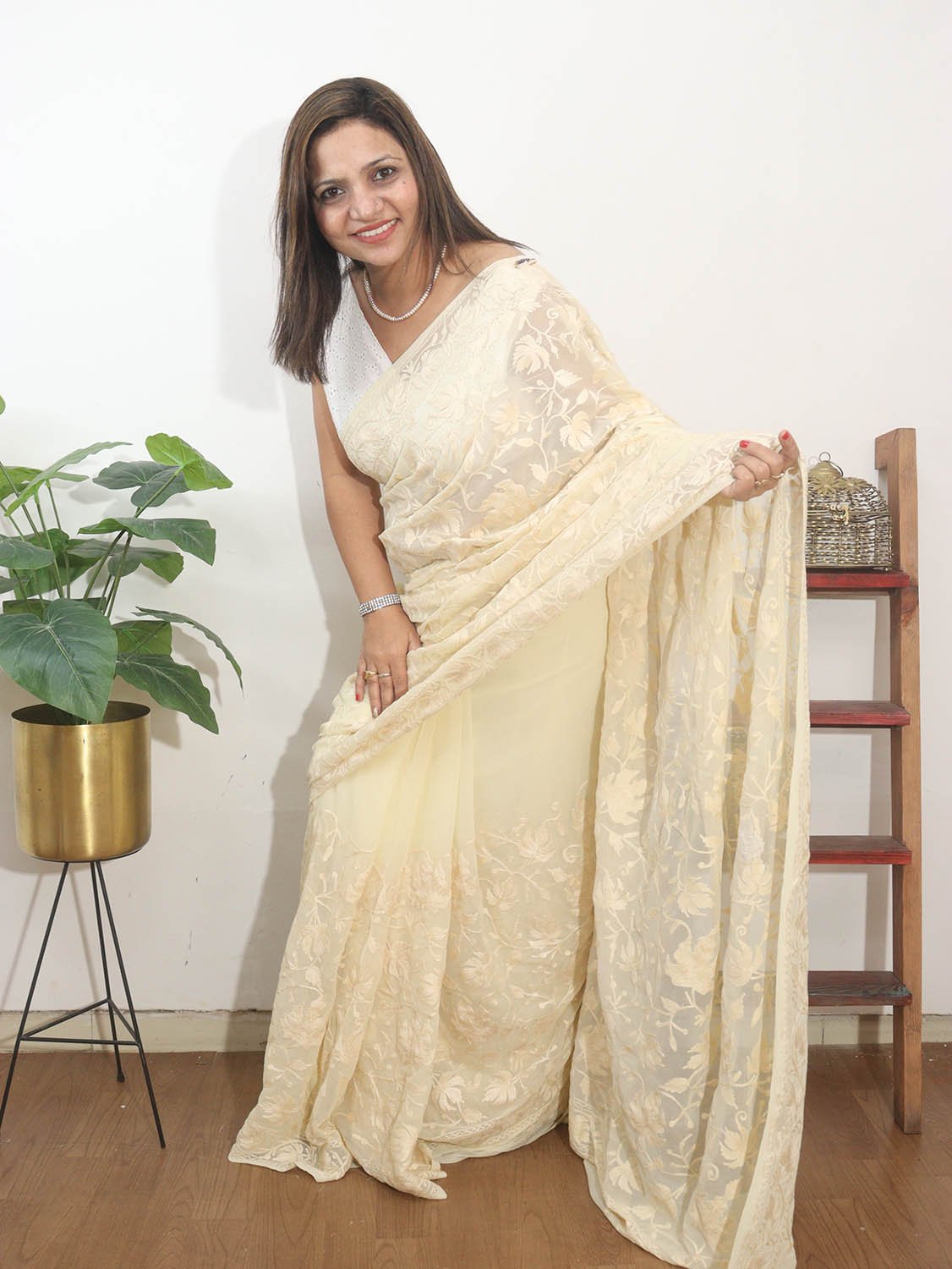 Off White Embroidered Kashmiri Aari Work Georgette Saree - Luxurion World