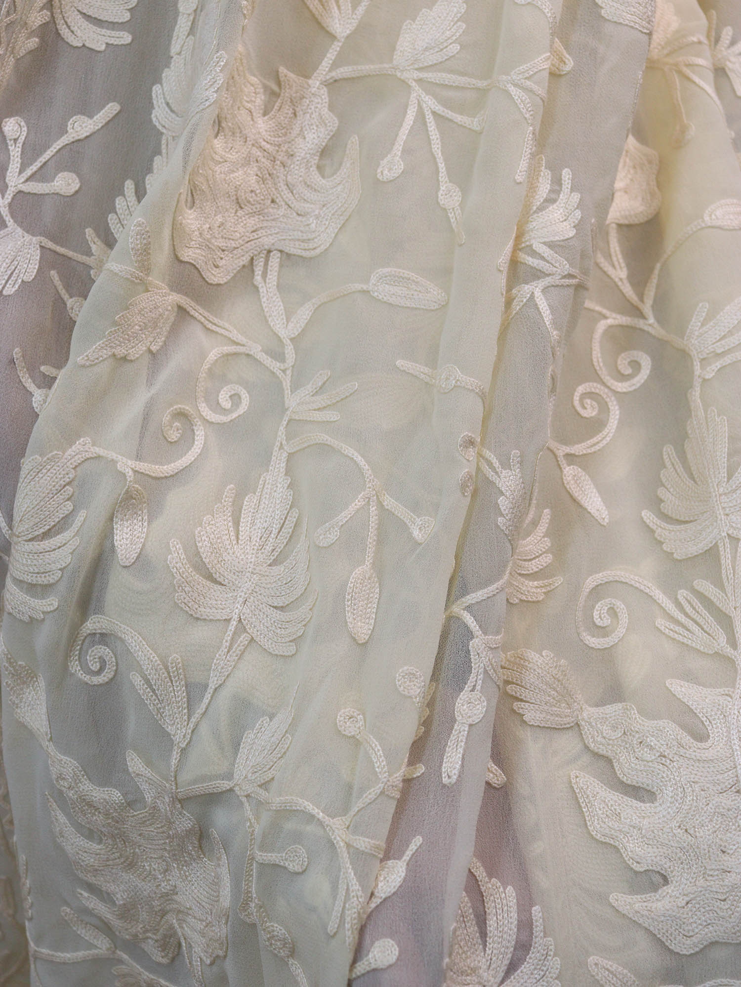 Off White Embroidered Kashmiri Aari Work Georgette Saree - Luxurion World