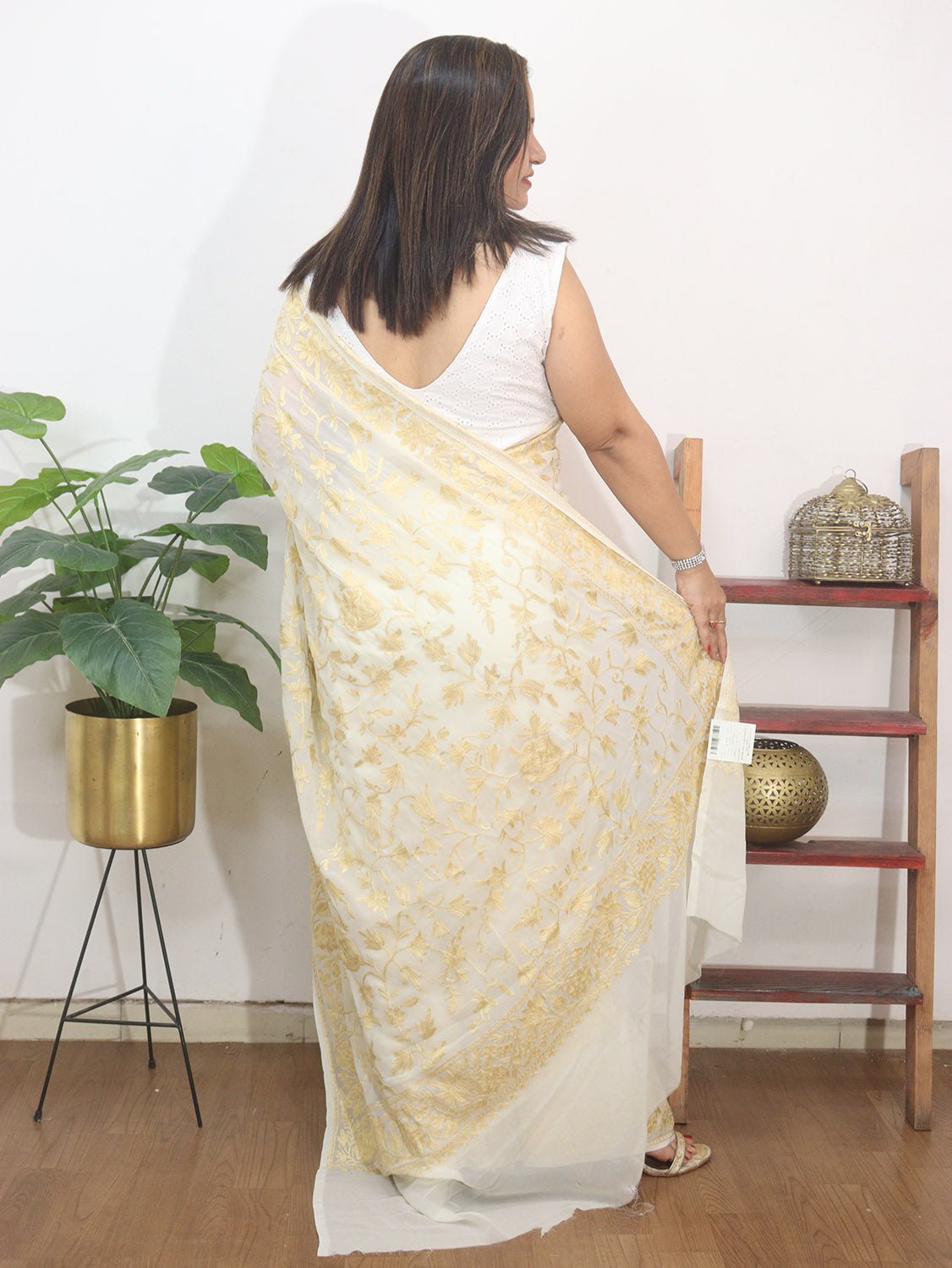 Off White Embroidered Kashmiri Aari Work Georgette Saree - Luxurion World