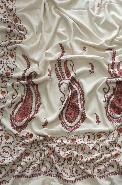 Off White Embroidered Kashmiri Sozni Work Crepe Flower Design Saree