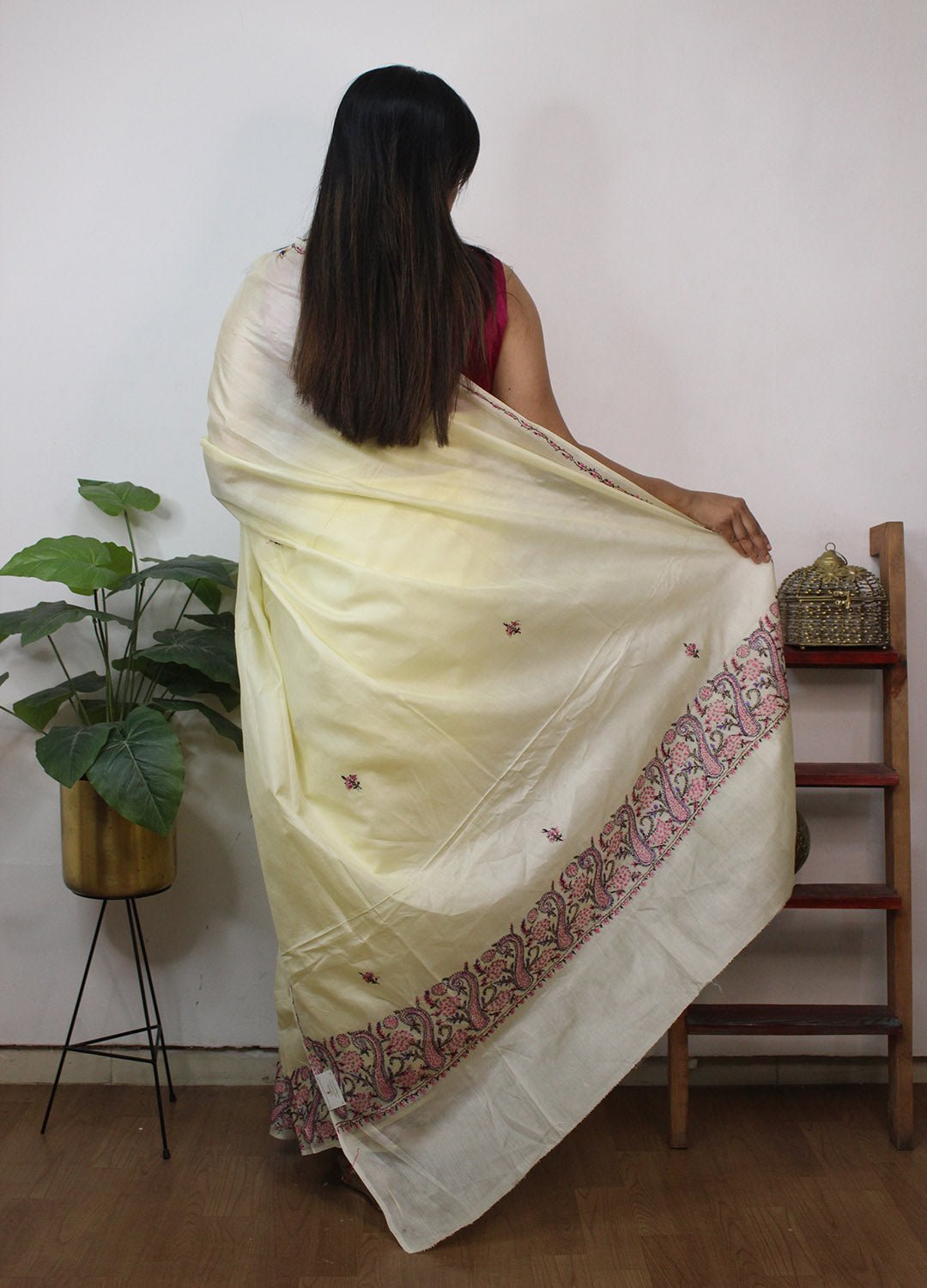 Off White Embroidered Kashmiri Sozni Work Pure Silk Saree - Luxurion World