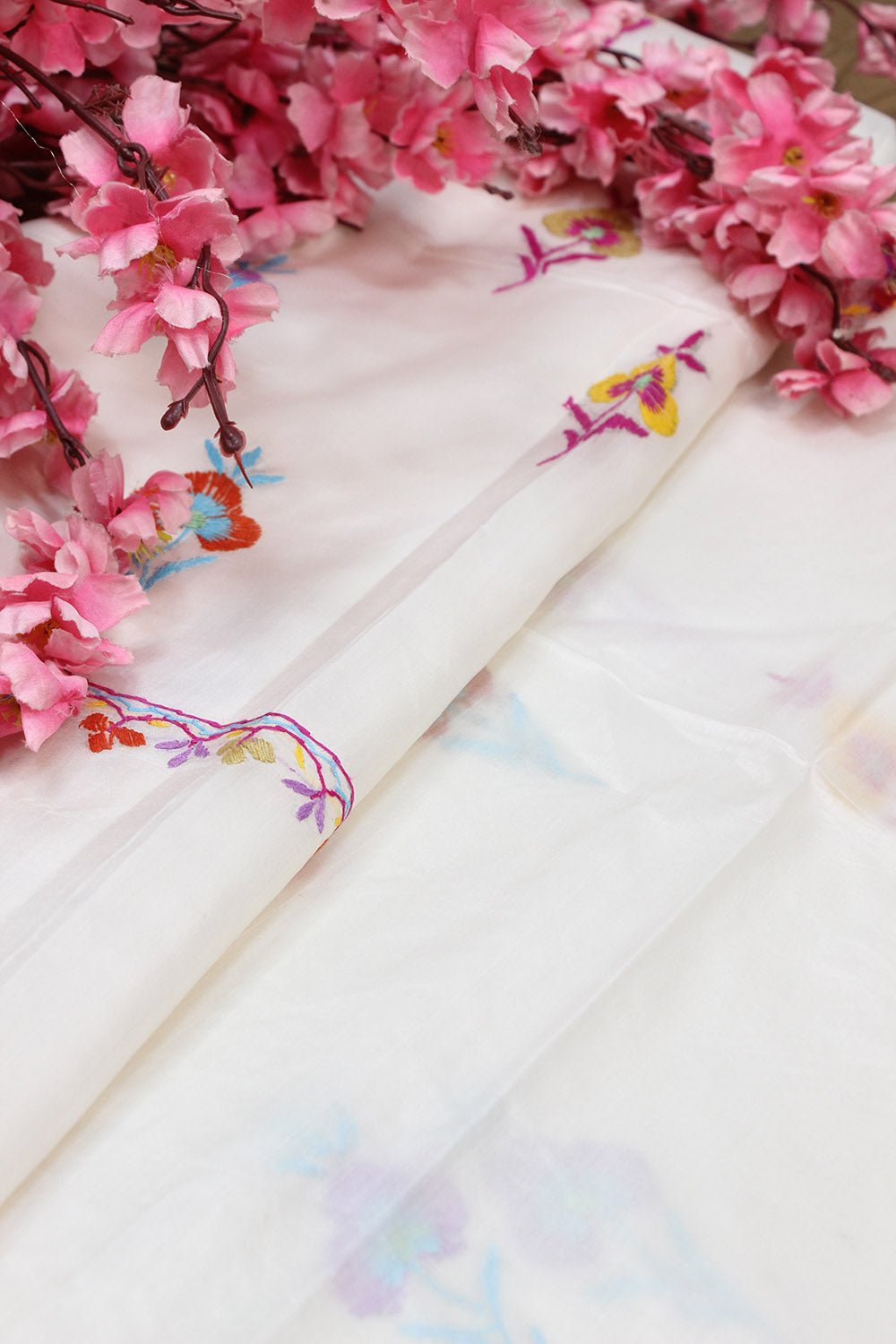 Off White Embroidered Kashmiri Sozni Work Pure Silk Saree - Luxurion World