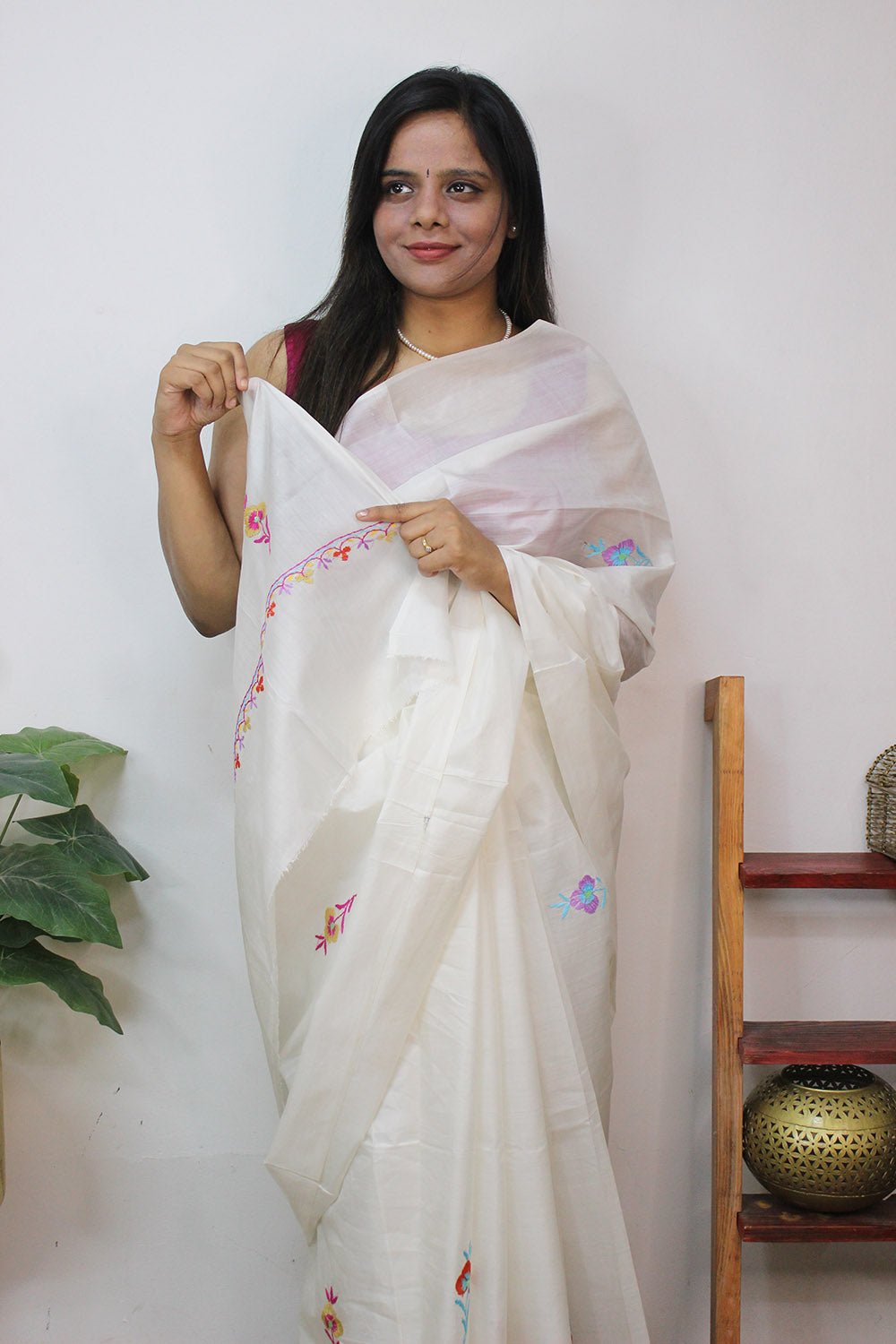 Off White Embroidered Kashmiri Sozni Work Pure Silk Saree - Luxurion World