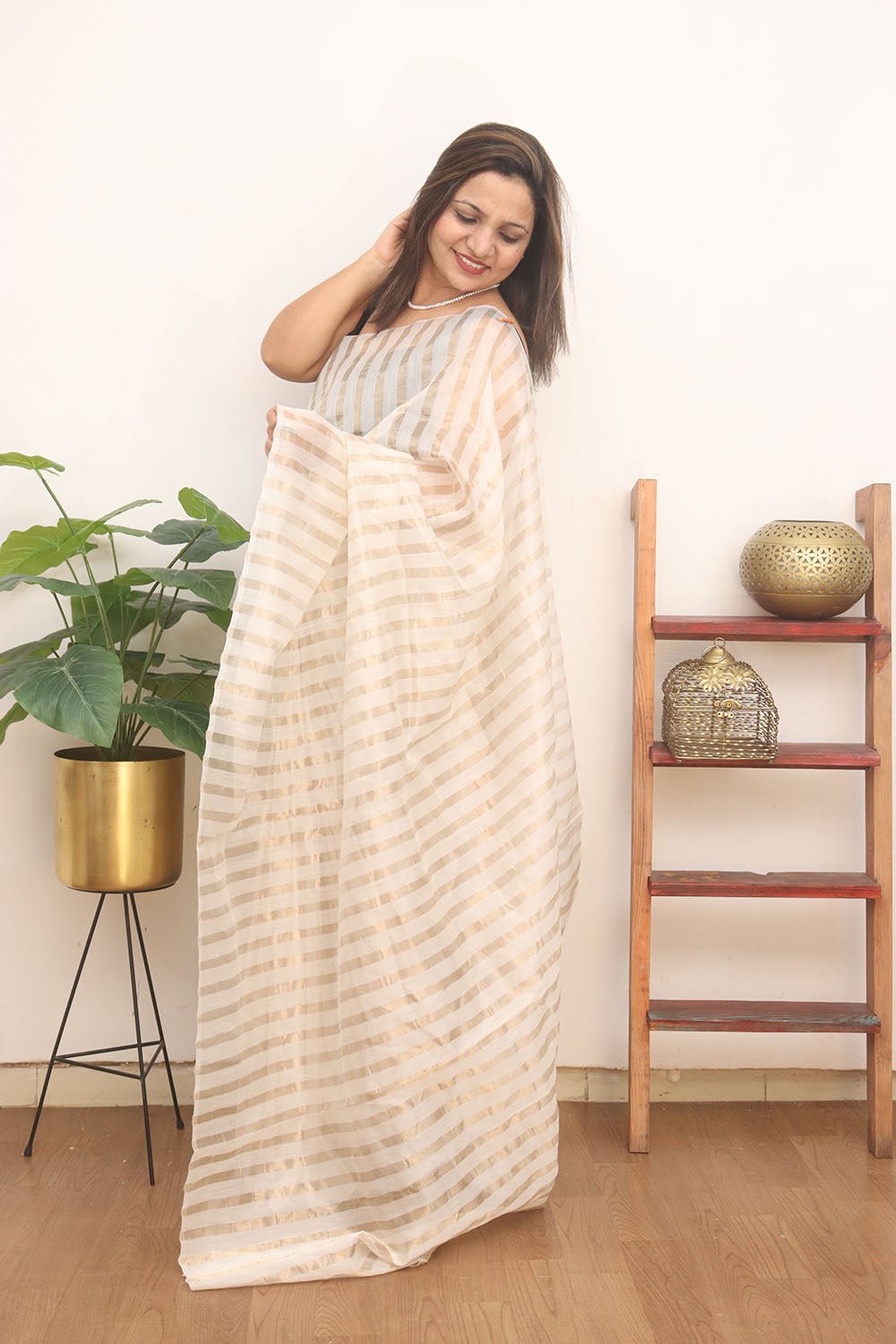 Off White Handloom Banarasi Chanderi Silk Saree - Luxurion World