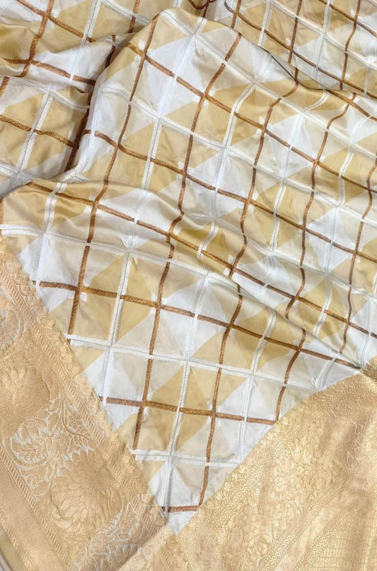 Off White Handloom Banarasi Pure Katan Silk Geometry Design Saree - Luxurion World