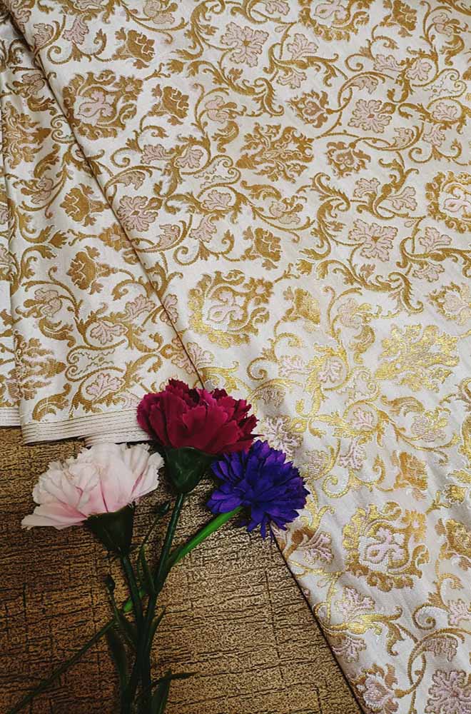 Pastel Banarasi Kimkhwab Silk Meenakari Fabric  ( 1.5 Mtr ) - Luxurion World