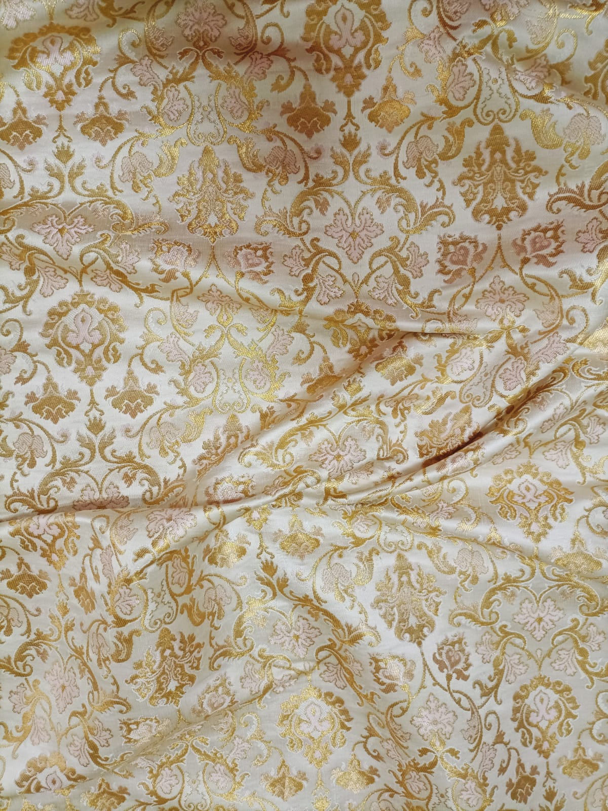 Pastel Banarasi Kimkhwab Silk Meenakari Fabric  ( 1.5 Mtr ) - Luxurion World