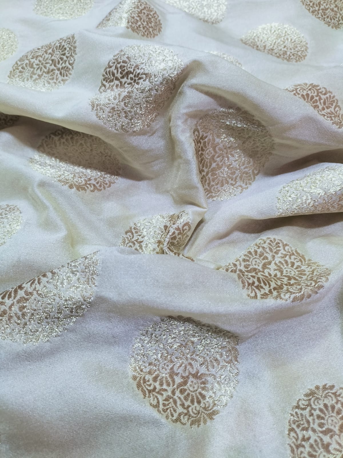 Pastel Banarasi Silk Fabric ( 0.9 Mtr) - Luxurion World