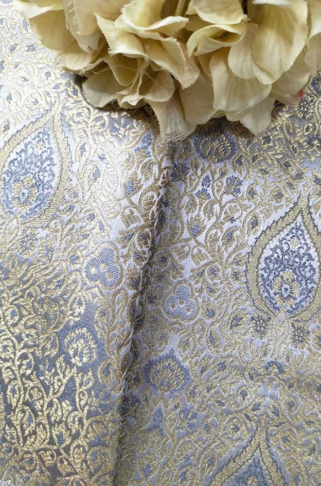 Pastel Banarasi Silk Fabric ( 1 Mtr ) - Luxurion World