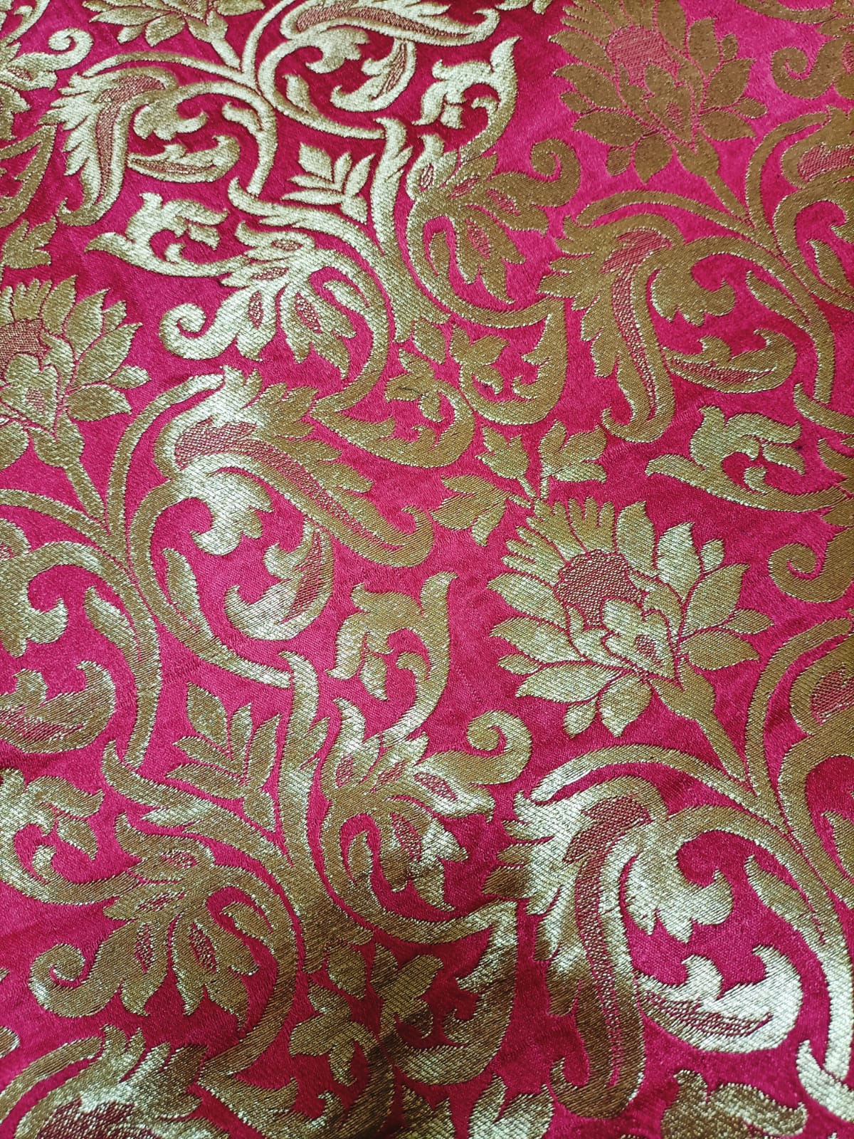 Pink Banarasi Kimkhwab Silk Fabric ( 1 Mtr ) - Luxurion World