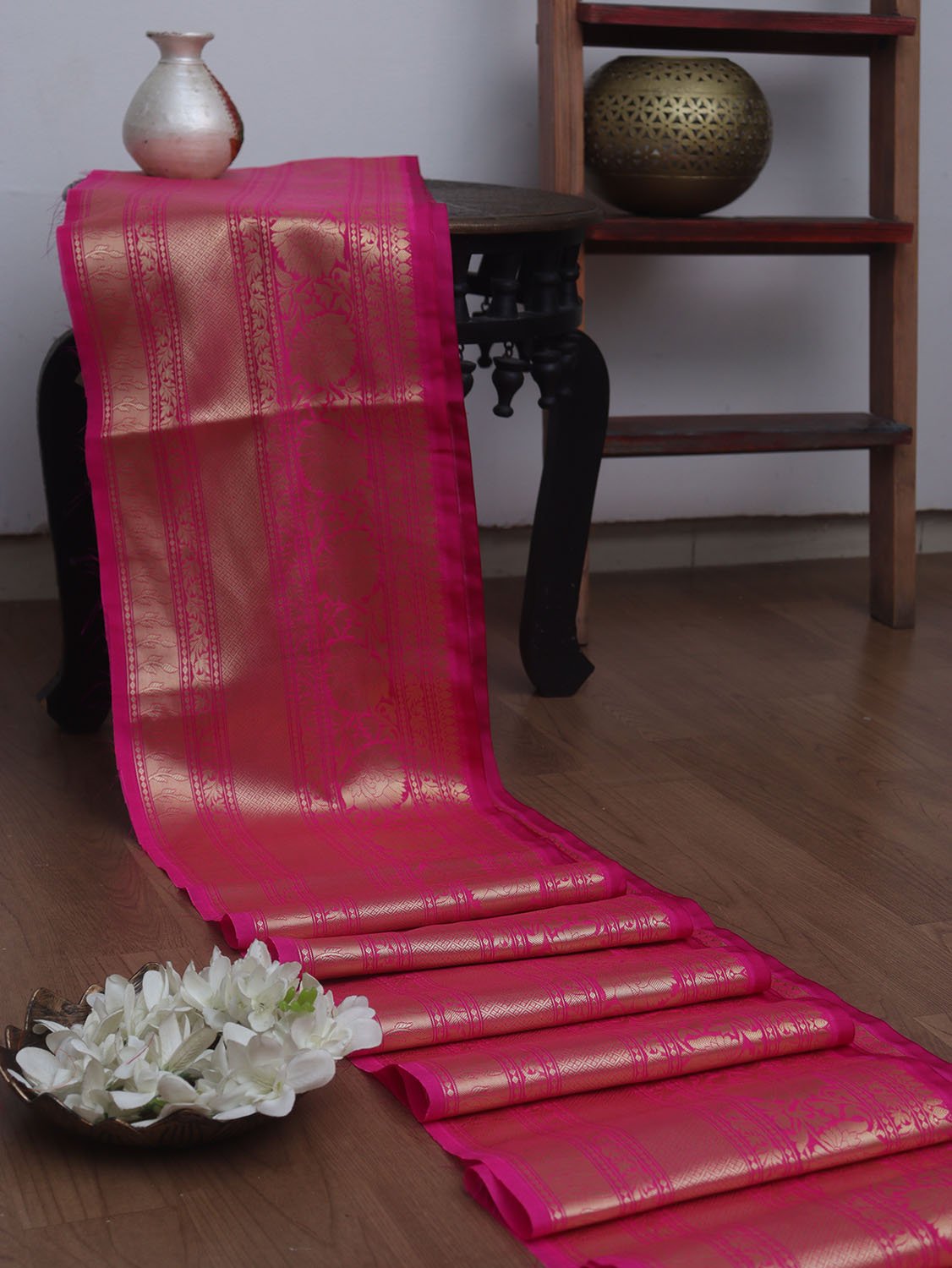 Pink Banarasi Silk Lace: Exquisite 1 Mtr Trim for Elegant Designs
