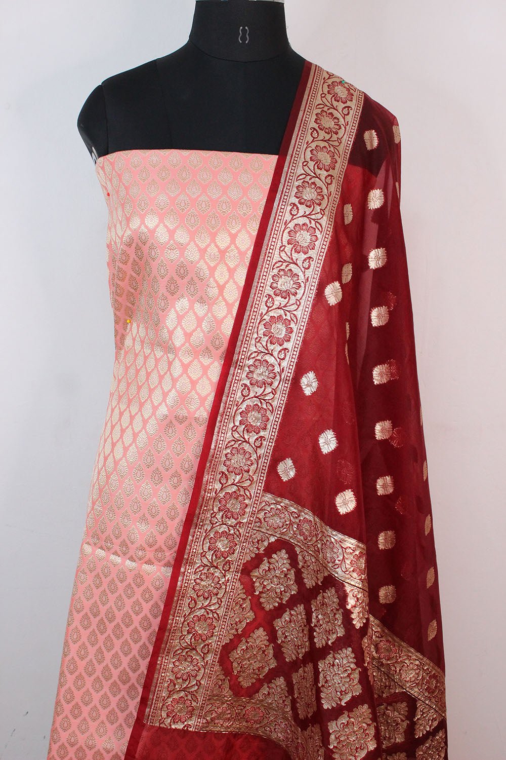 Pink Banarasi Silk Suit With Maroon Banarasi Organza Dupatta - Luxurion World