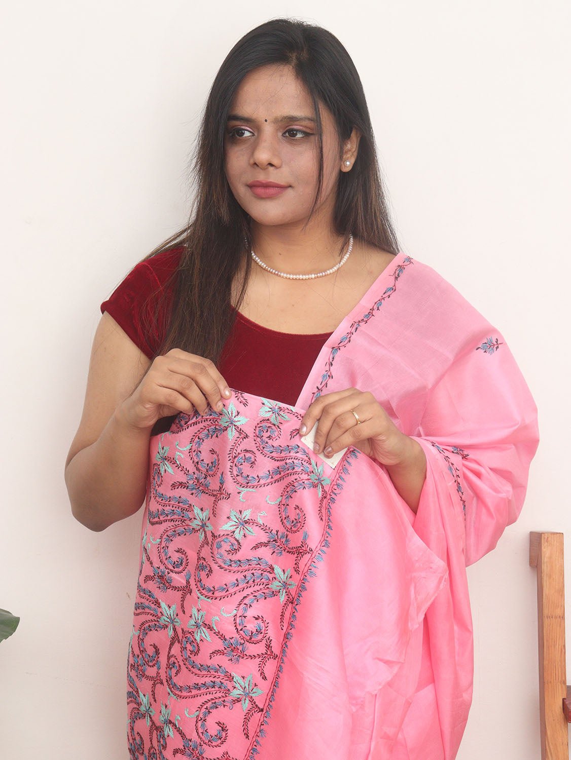 Pink Embroidered Kashmiri Sozni Work Pure Silk Saree - Luxurion World