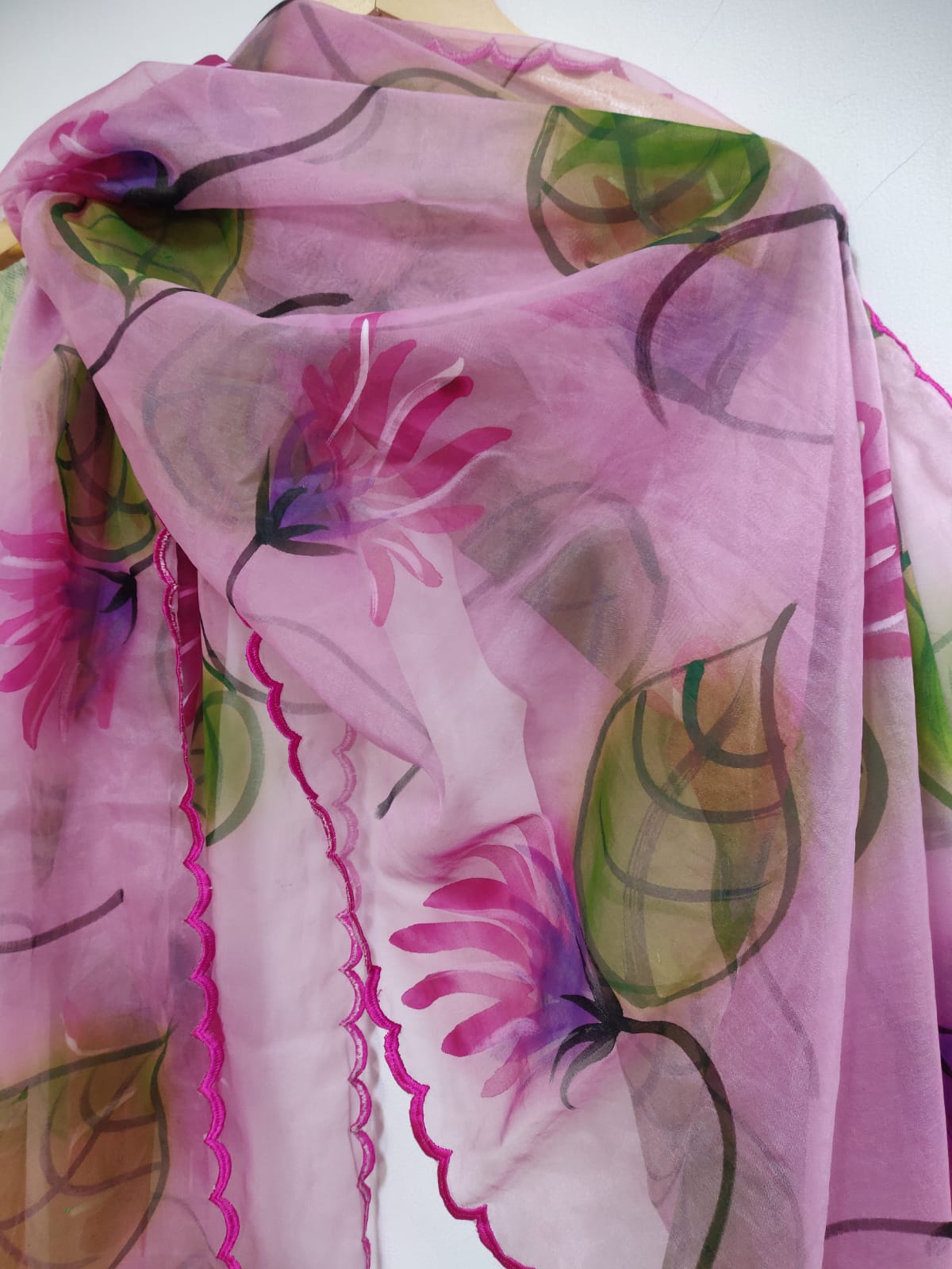 Pink Hand Painted Organza Silk Scalloped Border Dupatta - Luxurion World
