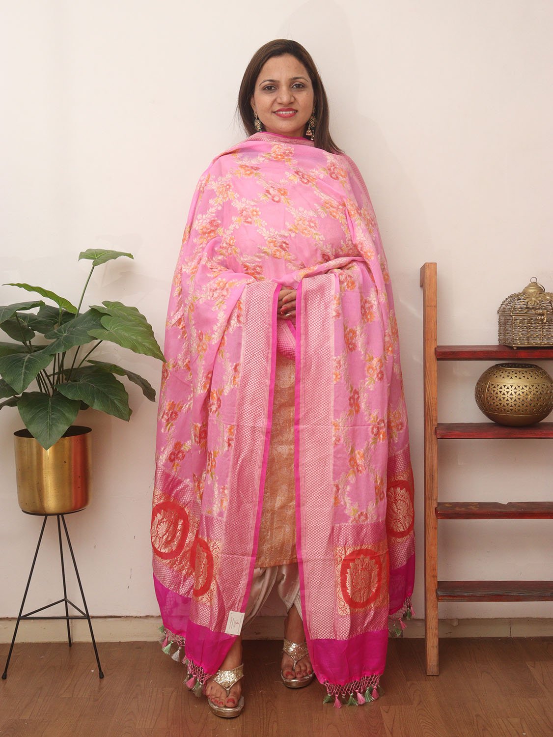 Pink Handloom Banarasi Pure Georgette Brush Dye Dupatta