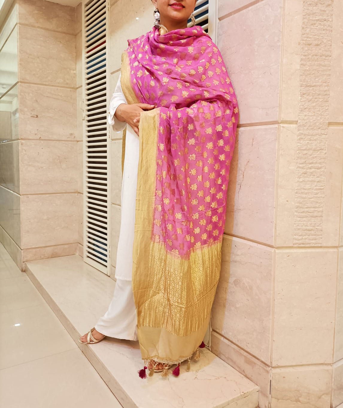 Pink Handloom Banarasi Pure Georgette Lotus Design Dupatta