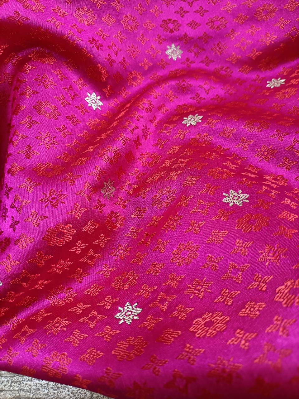 Pink Shot Handloom Banarasi Silk Tanchui Fabric (1 Mtr ) - Luxurion World