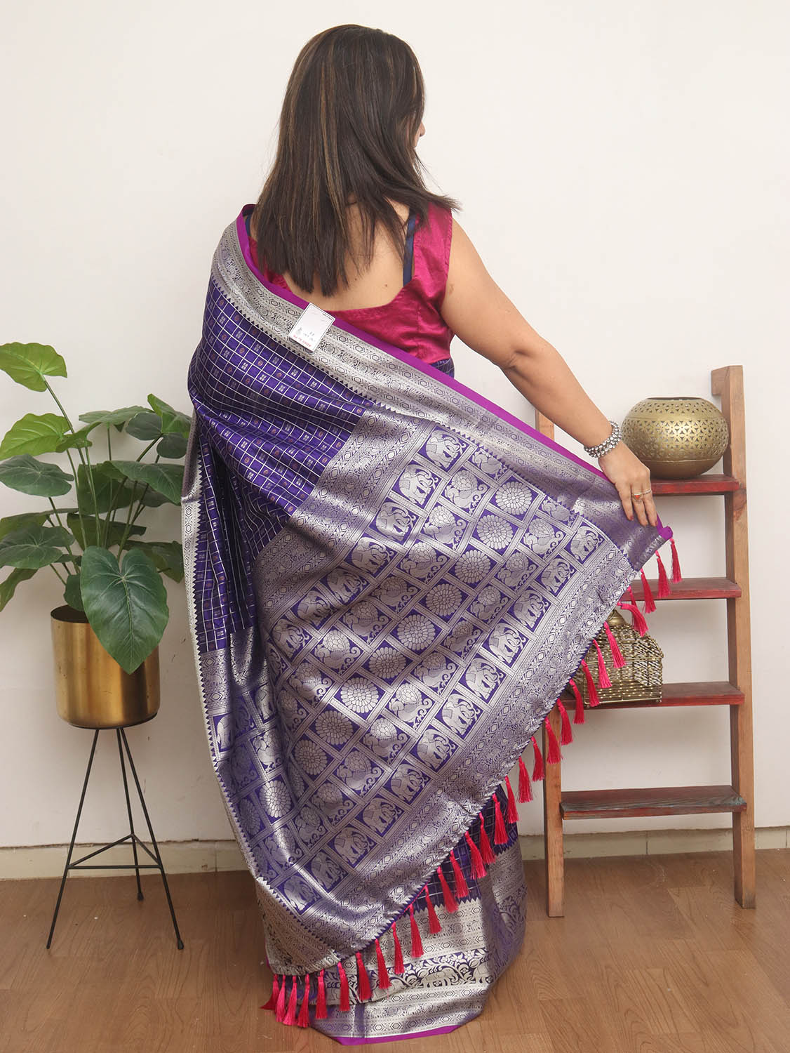 Elegant Blue Kanjeevaram Silk Checks Saree: Traditional Charm with a Modern Twist - Luxurion World
