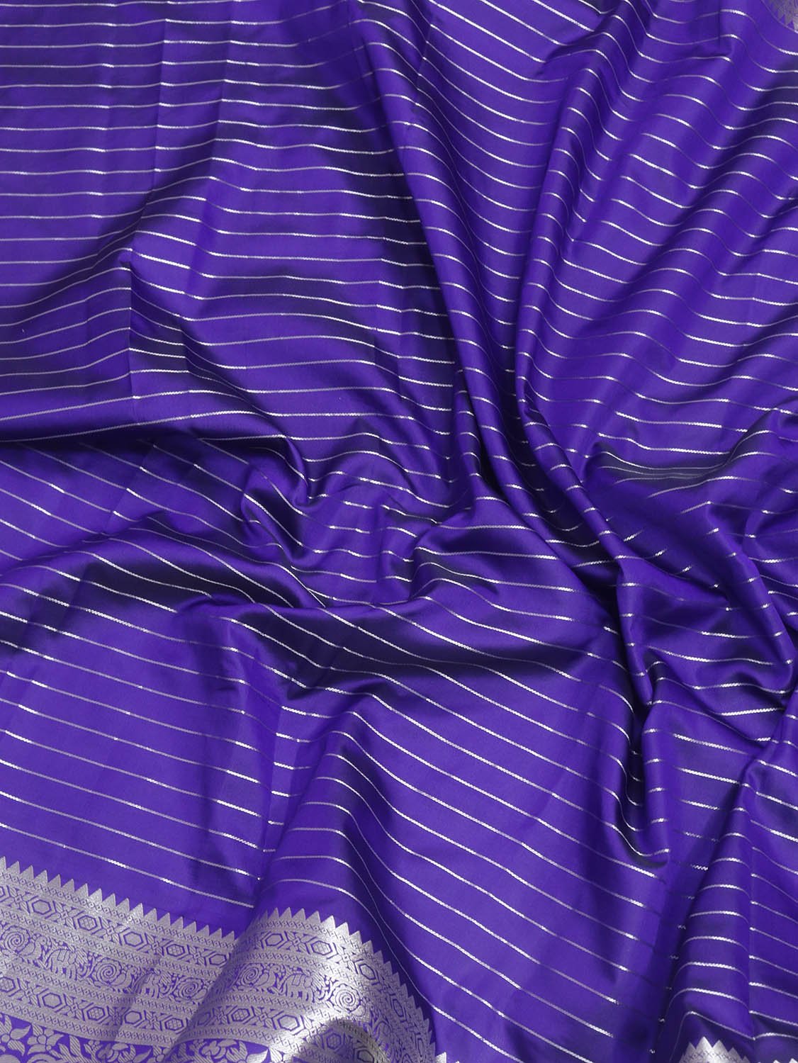 Elegant Blue Kanjeevaram Silk Checks Saree: Traditional Charm with a Modern Twist - Luxurion World