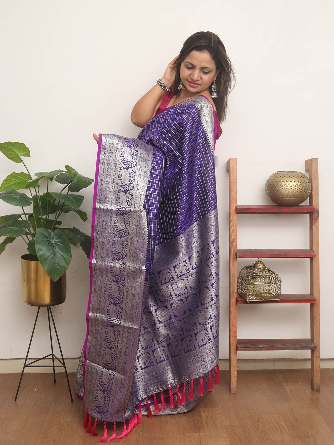 Elegant Blue Kanjeevaram Silk Checks Saree: Traditional Charm with a Modern Twist - Luxurion World