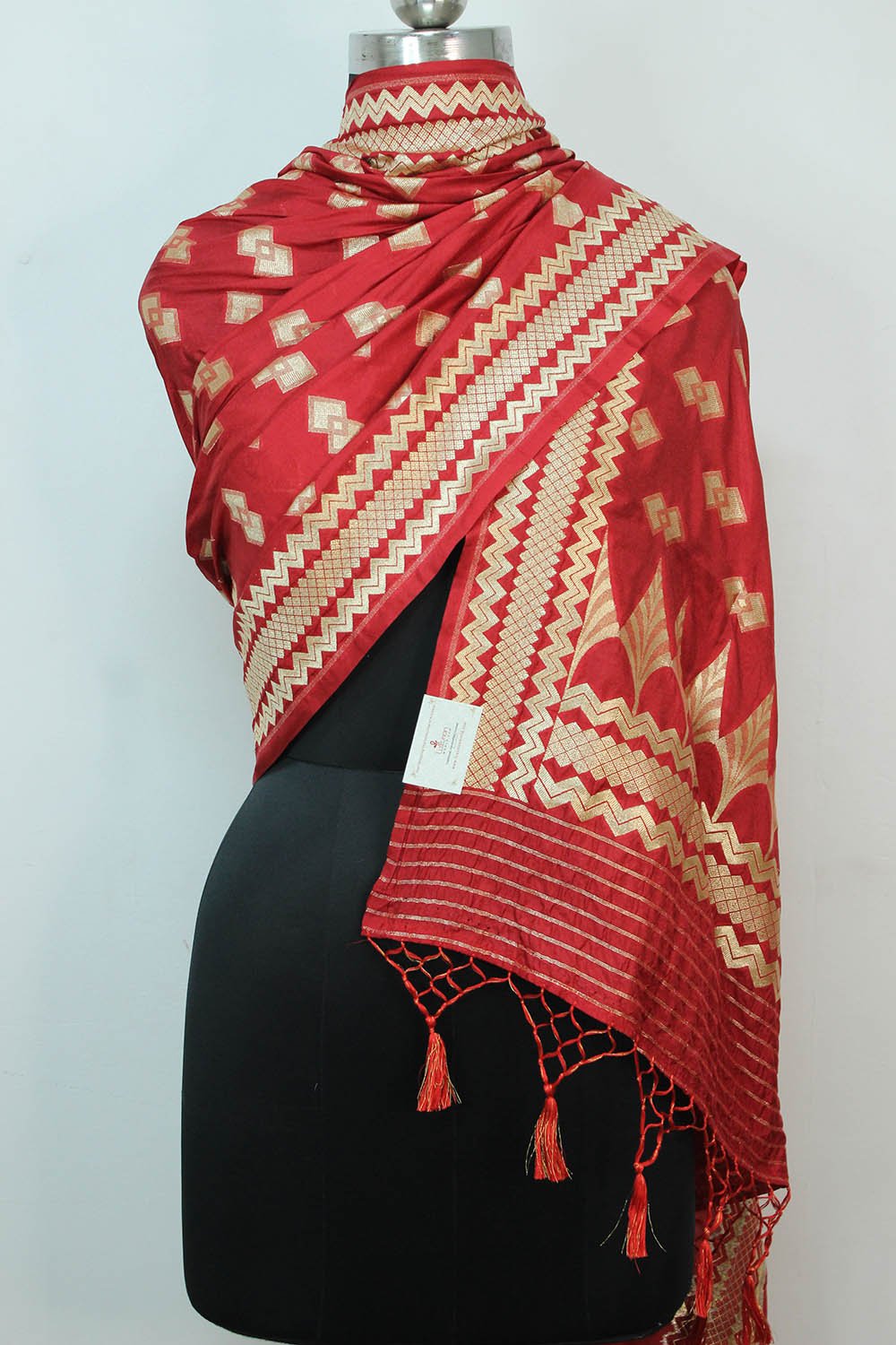 Red Banarasi Silk Dupatta - Luxurion World
