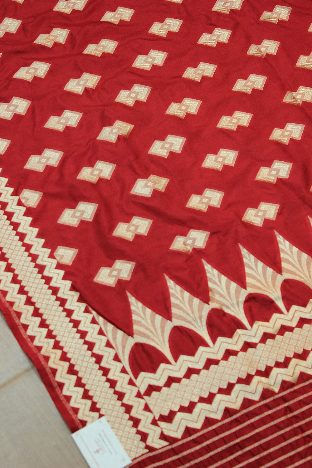 Red Banarasi Silk Dupatta - Luxurion World