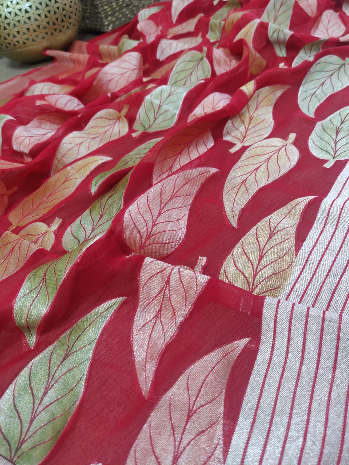 Red Handloom Banarasi Brush Dye Pure Georgette Dupatta - Luxurion World