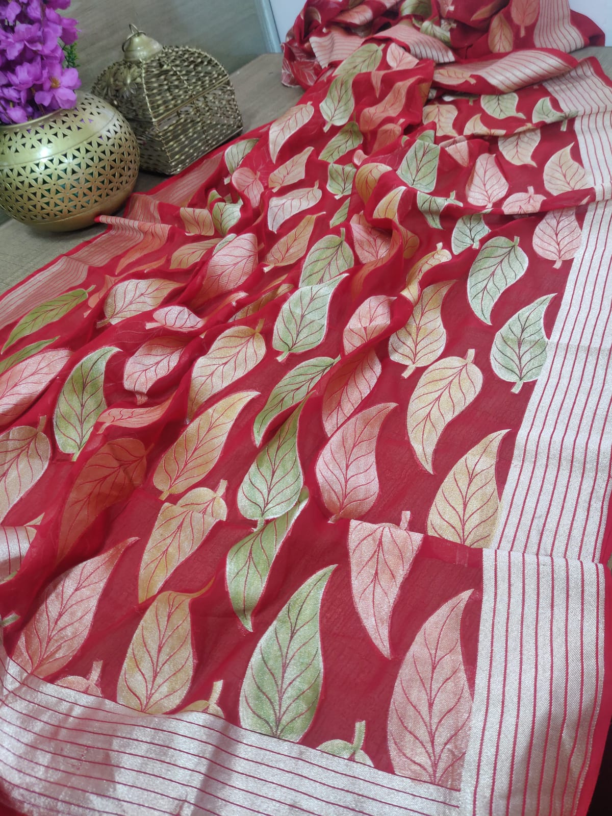 Red Handloom Banarasi Brush Dye Pure Georgette Dupatta - Luxurion World