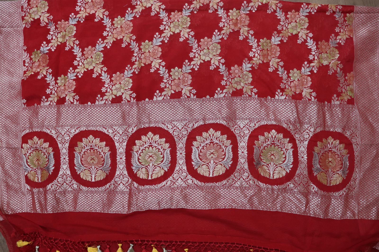 Red Handloom Banarasi Brush Dye Pure Georgette Dupatta Luxurionworld