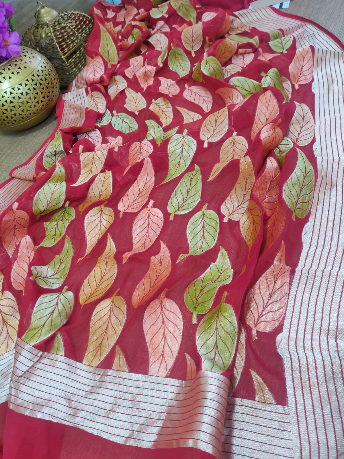 Red Handloom Banarasi Brush Dye Pure Georgette Dupatta - Luxurion World