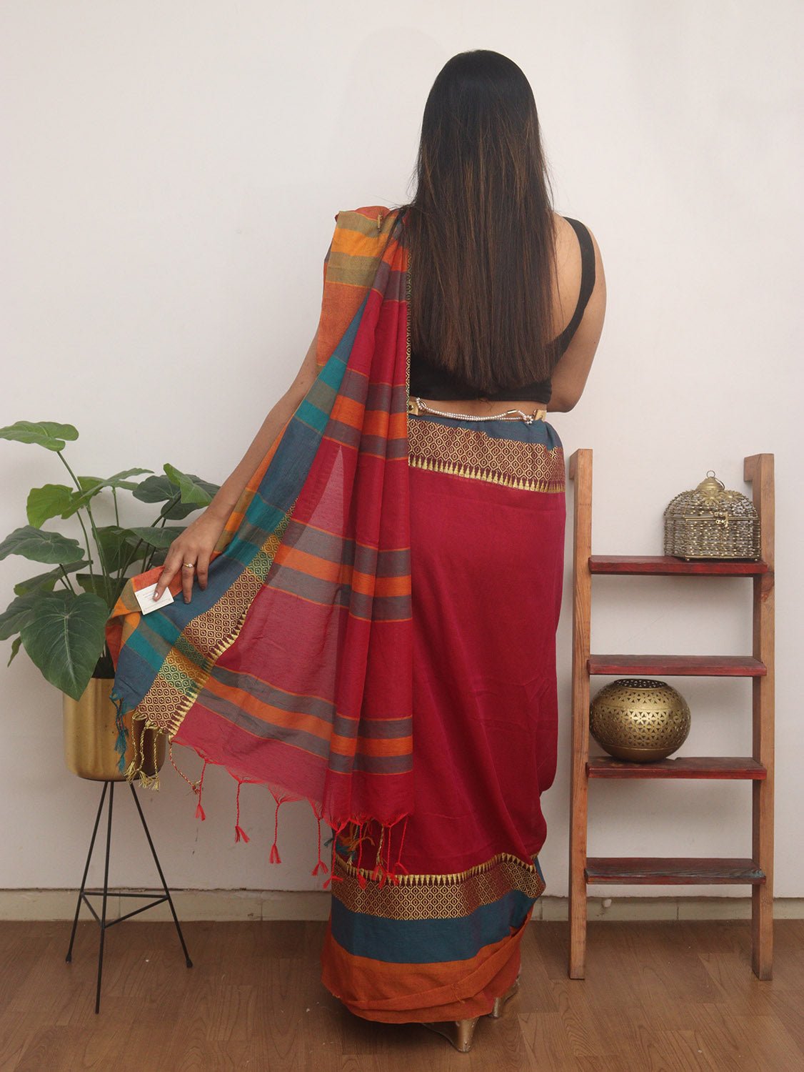 Red Handloom Plain Bengal Cotton Saree - Luxurion World
