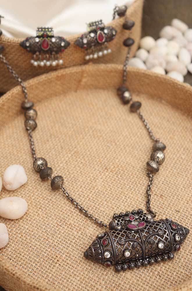 Exquisite Silver Necklace Set - Elevate Your Style with Grace - Luxurion World