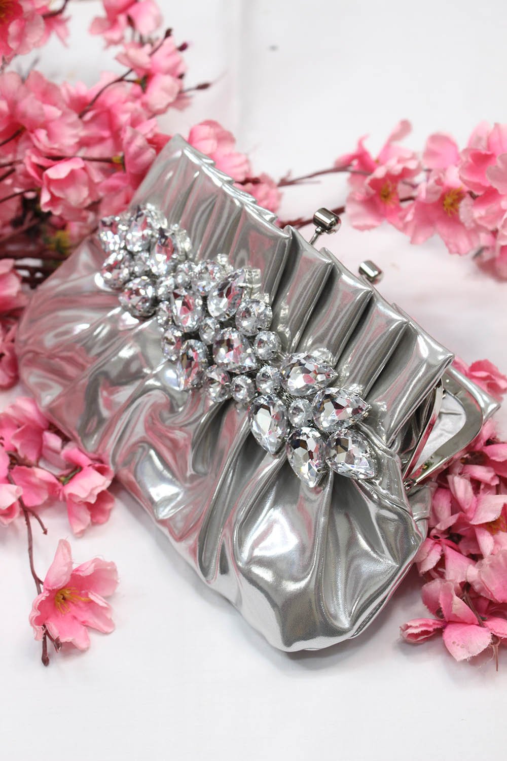 Sparkle & Shine - Make a Statement with Our Exclusive Silver Clutch Sling Bag Collection - Perfect for Any Outfit and Occasion - Luxurion World