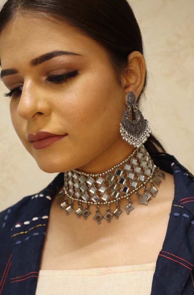 Shop Luxurionworld's Silver Necklace Set for Graceful Elegance - Ready to Ship! - Luxurion World