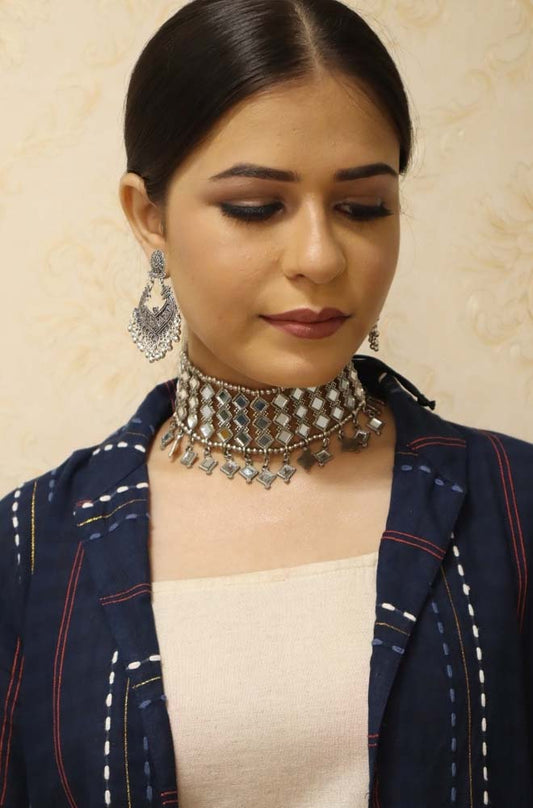 Shop Luxurionworld's Silver Necklace Set for Graceful Elegance - Ready to Ship! - Luxurion World