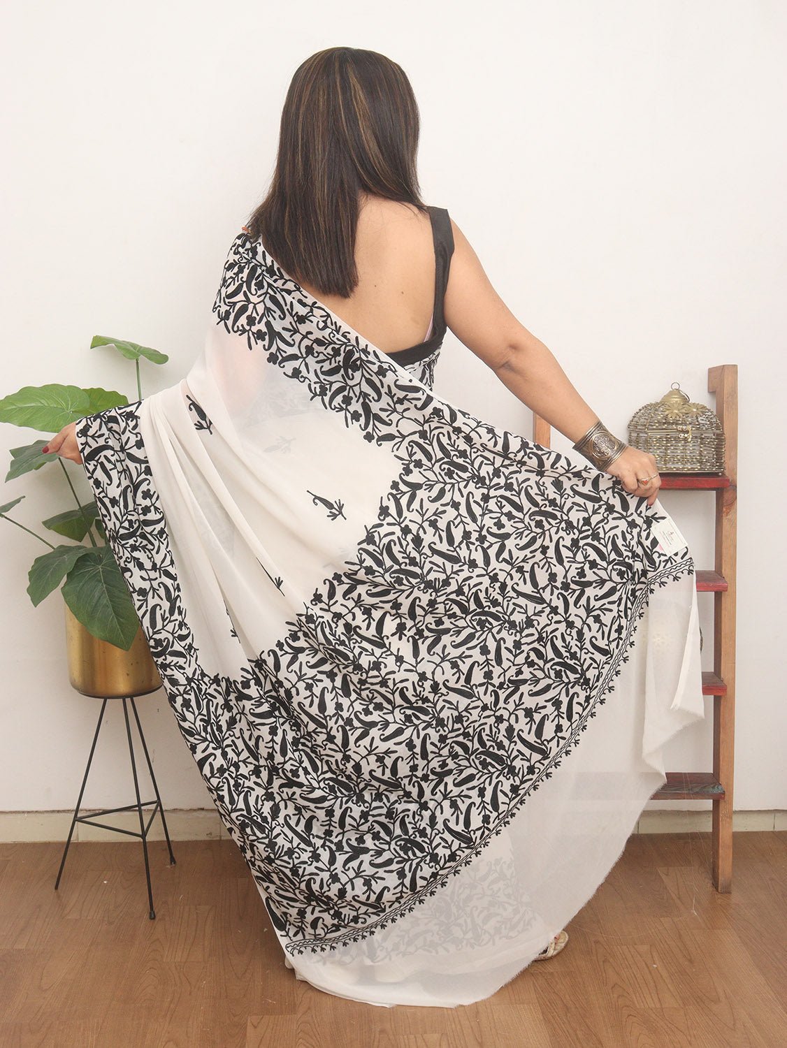 White Embroidered Kashmiri Aari Work Georgette Saree - Luxurion World