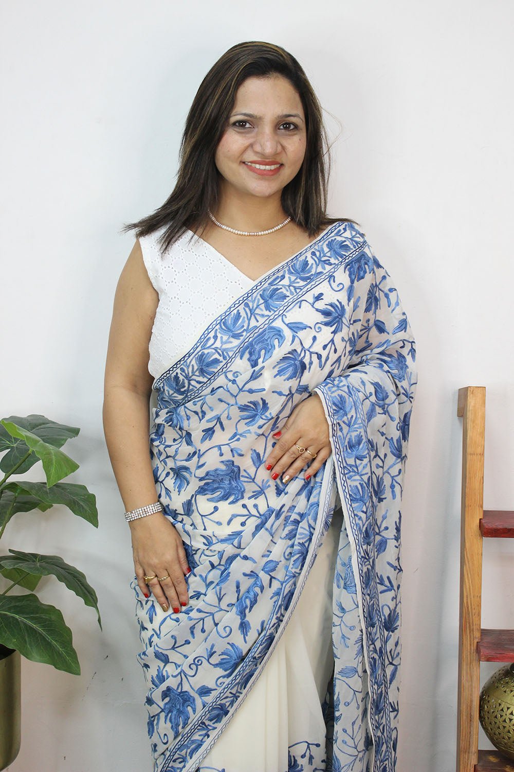 White Embroidered Kashmiri Aari Work Georgette Saree - Luxurion World
