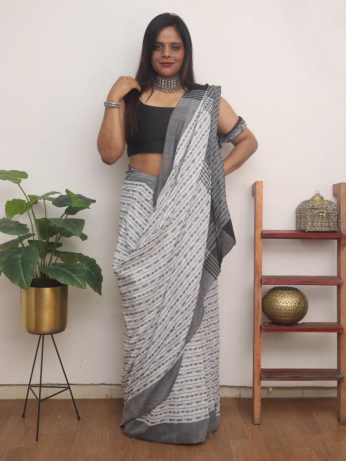 White Handloom Bengal Cotton Saree - Luxurion World
