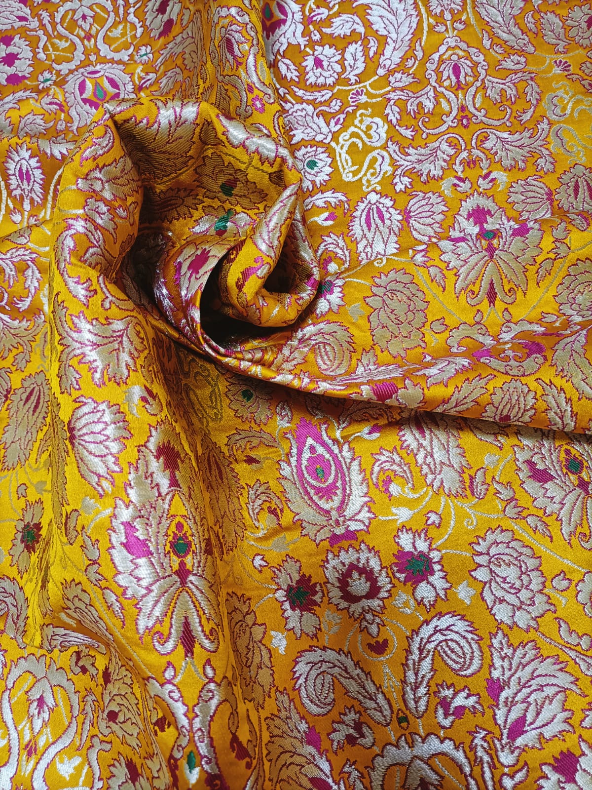 Yellow Banarasi Kimkhwab Silk Meenakari Fabric  ( 1 Mtr ) - Luxurion World